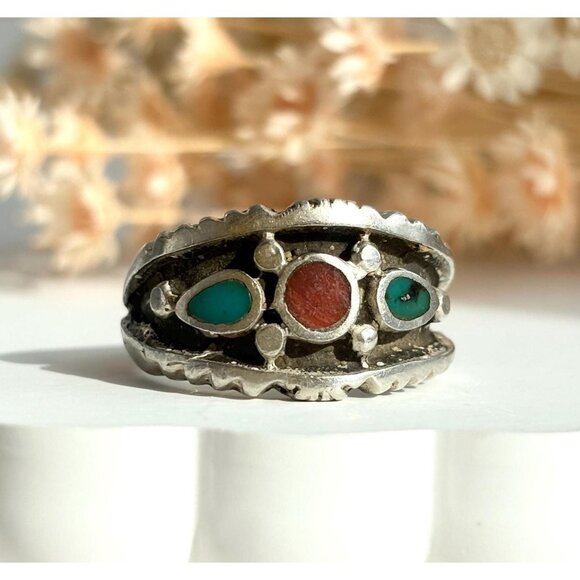 Vintage Jewelry - Southwest Style Turquoise & Coral Silver Toned Tapered Shank Vintage Ring - sz 9